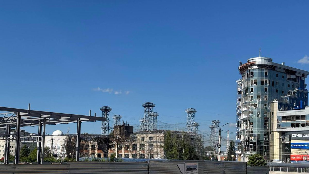 bayraktar_1love's tweet photo. Aftermath of the FP-5 Flamingo strike on the VNIIR-Progress facility in Cheboksary. https://t.co/V97Jc7aLEU