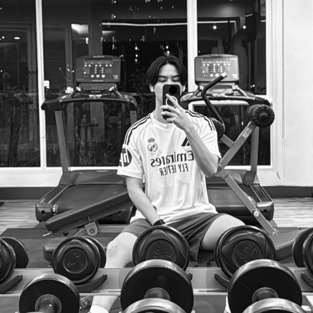 ernwook9's tweet photo. ถ่ายเอง                             แม่ถ่ายให้ https://t.co/8wbibcSTsx