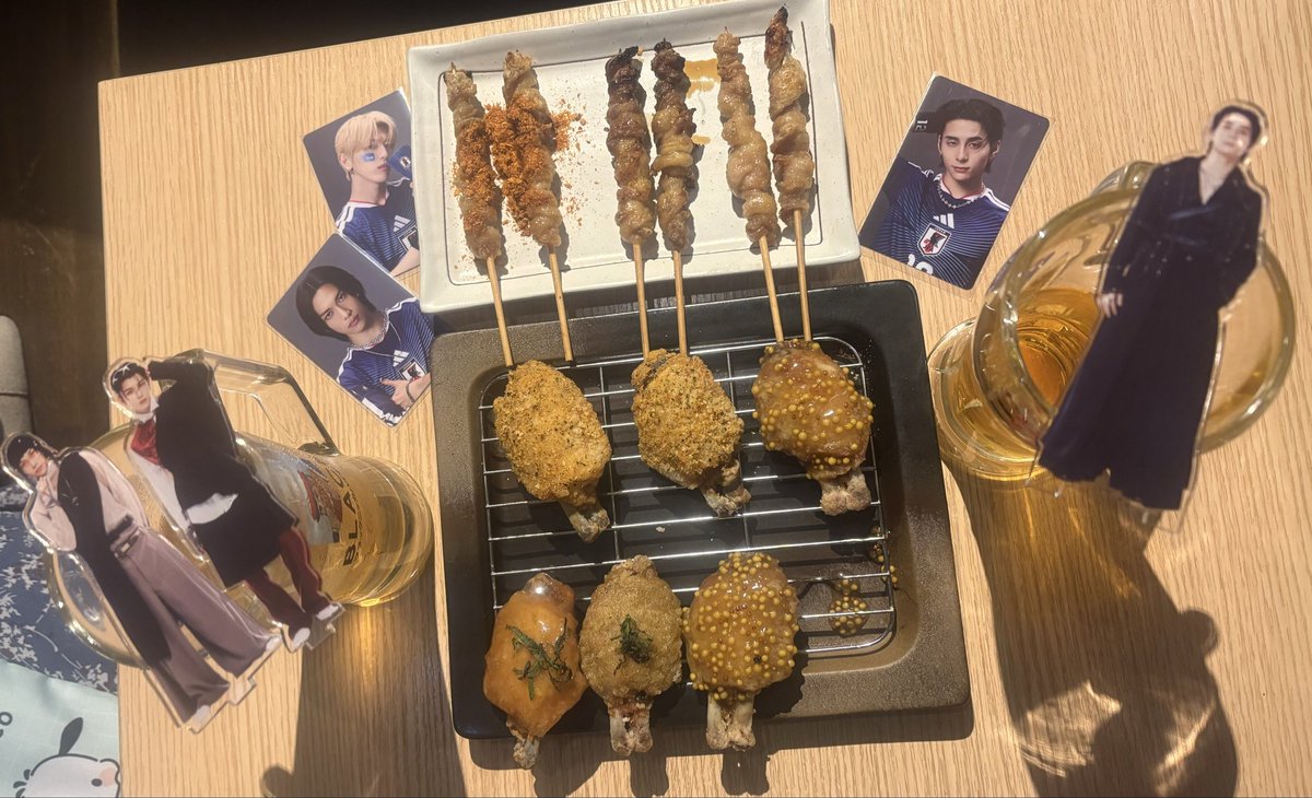 mini378mini61's tweet photo. みさちゃんと🍻💙🩵🖤焼き鳥美味しかった
INIの広告も無事見れたー！！☺️💕 https://t.co/zhNgYGTxQ2