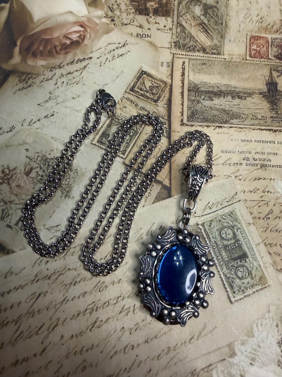 Witschy's tweet photo. Blue photo locket. Montana Sapphire Blue. Gold foiled vintage flat stone from West Germany. 24 inch chain. https://t.co/nmL6MN4pTU #locketnecklace #ooakjewelry #unique #photolocket #etsy #giftforher #giftideas #handmadegift #handmadejewelry #ooak #shopping #uniquegift https://t.co/avpUQfx9uc
