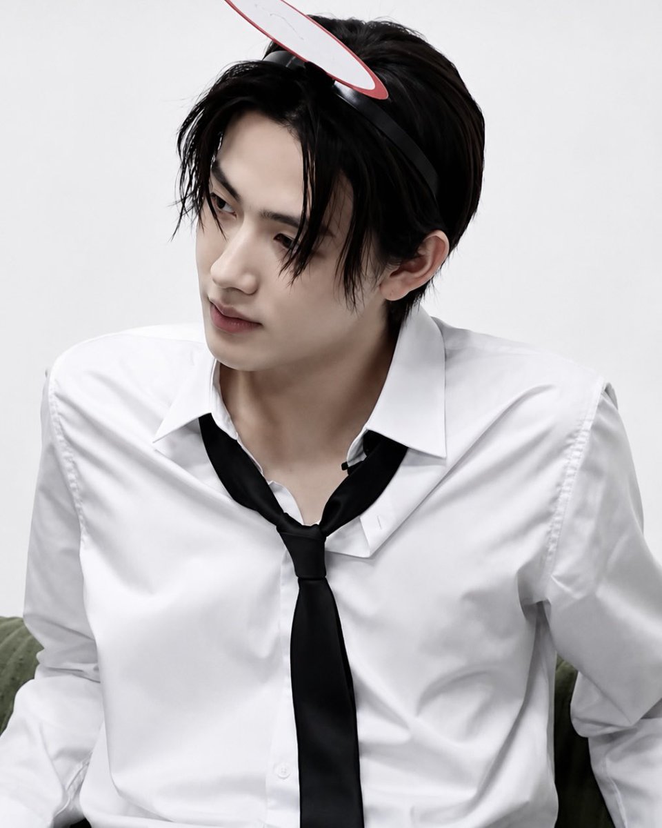 coertisify's tweet photo. GANTENG KAYAK CEO MUDA 😭😭😭 https://t.co/LW3fKjLgVu