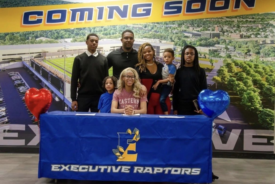 LadyRaptorsGBB's tweet photo. Congratulations to our Ashley Hunter-Ali on signing her 🏀 letter of intent to play at the next level for Eastern University. #RaptorWay🦖 https://t.co/Dyy2P81tXb