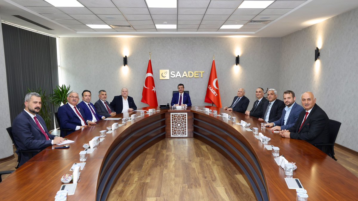 SaadetPartisi's tweet photo. Genel Başkanımız Mahmut Arıkan, Temiz Toplum Temiz Gelecek Platformu Başkanı Yunus Karakaya ve beraberindeki heyet ile bir araya geldi. https://t.co/QYrUu013iM