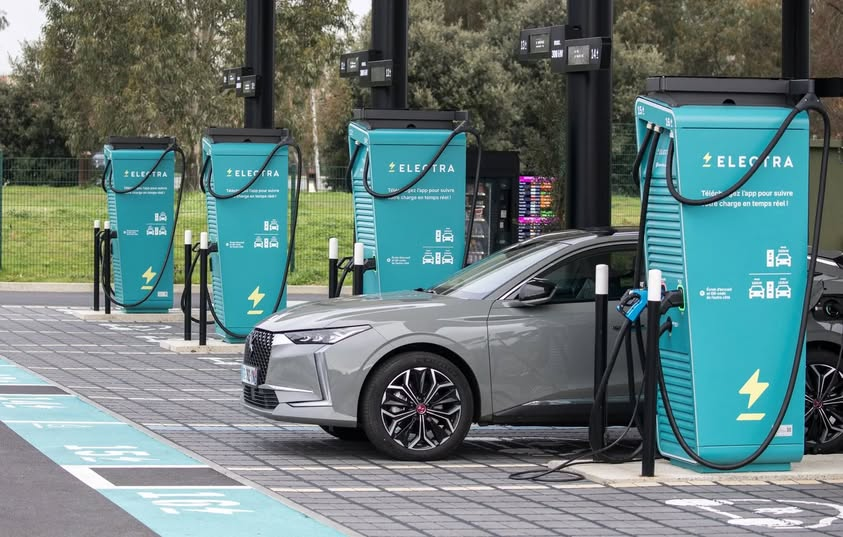 BlemontD's tweet photo. Pensez-vous réellement que l’état Français va se passer des taxes sur les recharges lorsque qu’une bonne partie des automobilistes seront passés aux véhicules électriques ? https://t.co/fdzdQ4naFq
