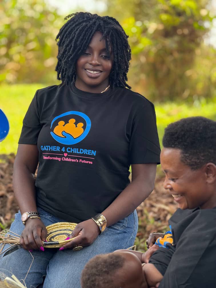 Gather4Children's tweet photo. @irynnamubiru sharing handcraft skills with women in Mityana. Through GATHER 4 Children a six-month training in mat and basket weaving, crochet, &amp; other crafts is being conducted to preserve traditions while creating opportunities for dignity, income, and empowerment for women. https://t.co/7fJ4n6TP7t