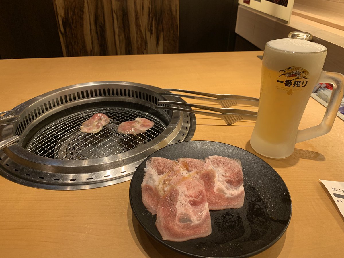 sekikoR's tweet photo. 最近の夜勤明けは焼肉きんぐで豚タン食べたりしゃぶ葉で牛タン食べたりしております。 https://t.co/xsQKf9LrFj