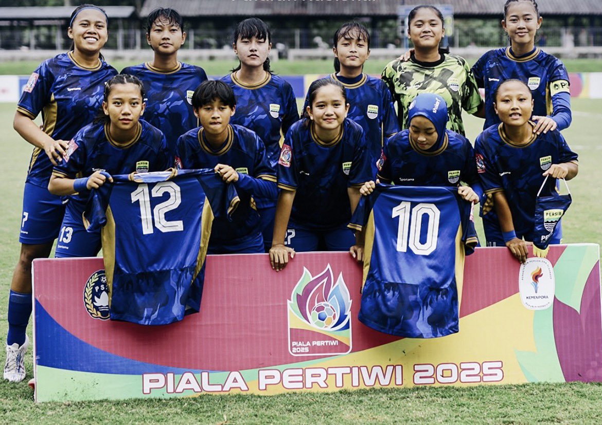 westblueid_'s tweet photo. 🚨 BREAKING: Liga 1 Putri Digelar Oktober 2026

Ketum PSSI Erick Thohir resmi mengumumkan kompetisi sepak bola putri bakal mulai bergulir Oktober 2026 dengan uji coba 6 klub terlebih dahulu.

“Mudah-mudahan tahun ini bisa dimulai dengan enam klub terlebih dahulu.”

📝: https://t.co/2izCNN1mZh
📸 Persib putri