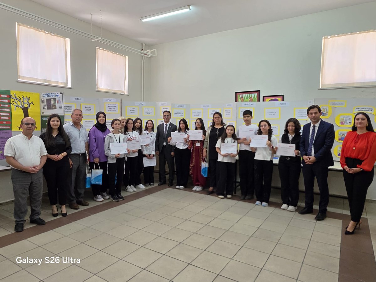 memkaraman's tweet photo. Harezmi Eğitim Modeli Bilim Şenliği Sergisi Nene Hatun Anaokulu ve İstiklal Ortaokulu’nda Açıldı

Karaman İl Millî Eğitim Müdürlüğü Strateji Geliştirme Şubesi Ar-Ge Birimi koordinasyonunda düzenlenen Harezmi Eğitim Modeli Bilim Şenliği Sergisi, 10 Haziran 2026 tarihinde Nene Hatun Anaokulu ve İstiklal Ortaokulu’nda açıldı. İki gün boyunca ziyaretçilere açık olacak sergide öğrencilerin yıl boyunca gerçekleştirdiği çalışmalar tanıtıldı.

Haber 👉https://t.co/10c0i2GpnM

@tcmeb @Yusuf__Tekin @mebtegm @farukyelkenci @ebubekirsavasci @KaramanValiligi @KaramanArge @ismail_kilinc