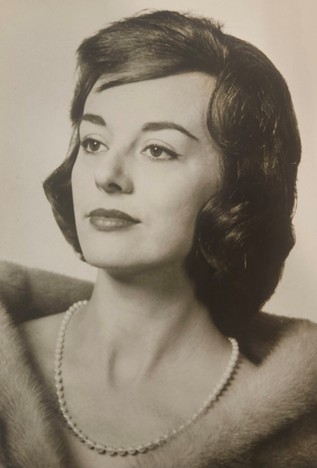 MillikinU's tweet photo. Millikin  has received a transformational $3.3 million estate gift from the trust of Helen Cox Kersting ’56. The gift will create new opportunities for School of Music students for years to come.

Read more at https://t.co/hlx2YoiZ4P https://t.co/NHiODCDRsZ