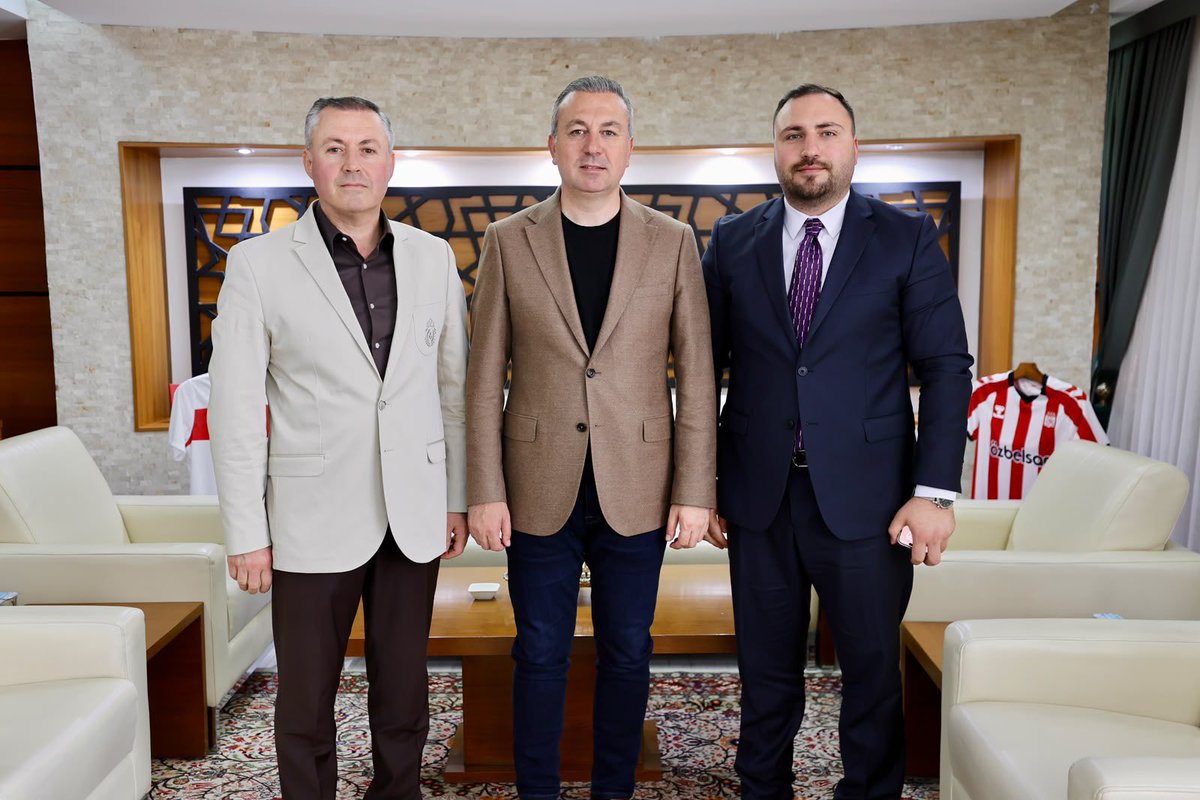 MuratTamerCevik's tweet photo. Kıymetli oğlum Taha ile birlikte, Sivas Belediye Başkanımız Sayın Adem Uzun’u makamında ziyaret ettik.

Nazik misafirperverliği ve değerli destekleri için kendisine teşekkür ediyoruz. https://t.co/JDOeQpVg5S