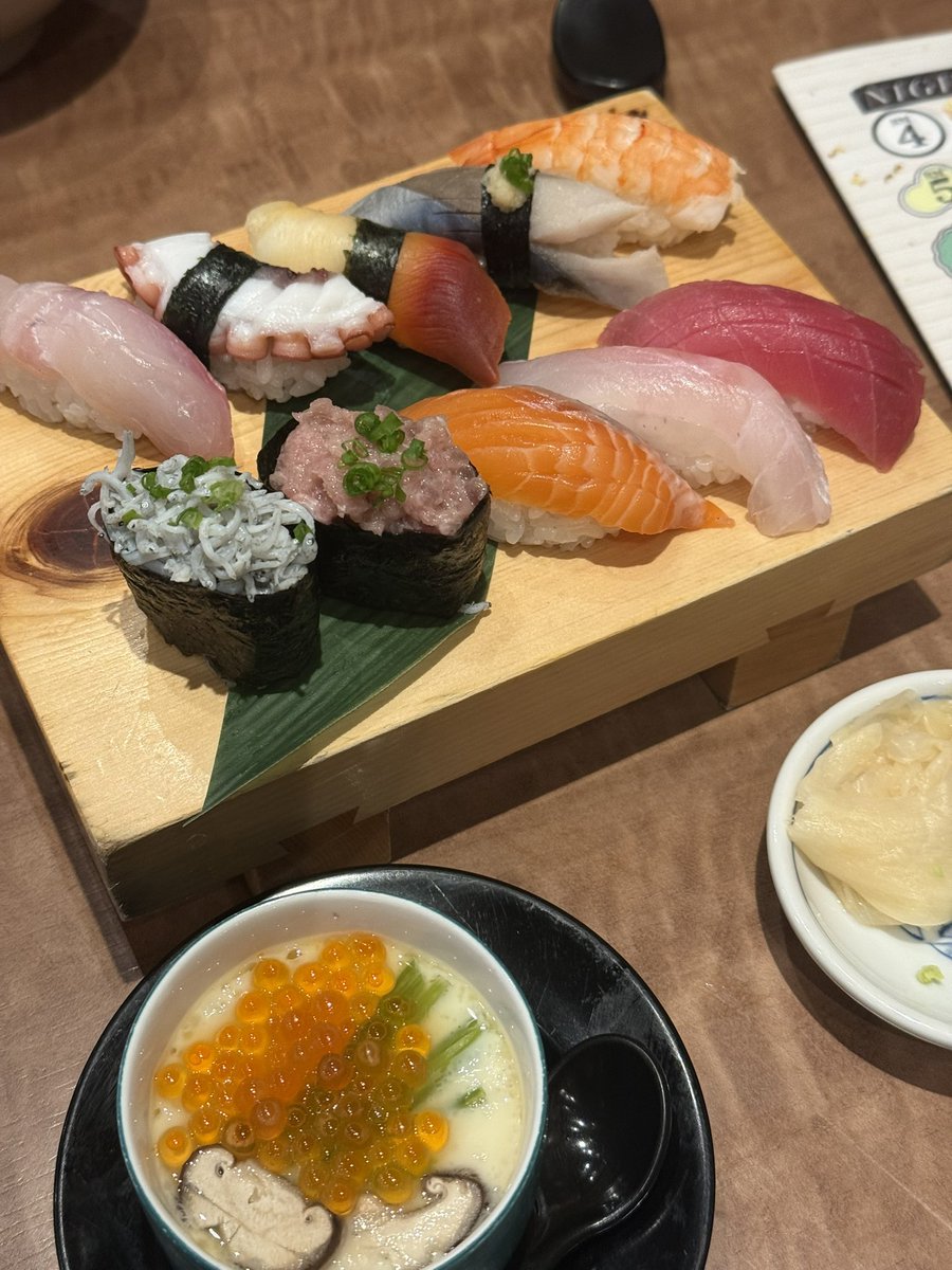 Ffatttyyy's tweet photo. Kanbe Sushi 🤤 https://t.co/gnKPrLLOCH