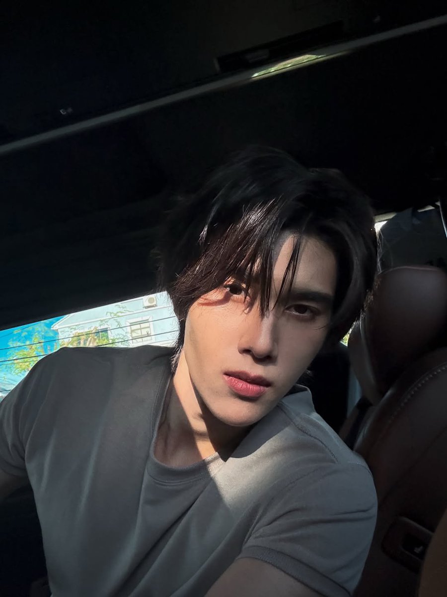 dunknathachai's tweet photo. "My heart is yours"
"It's you that I hold on to"
"Yeah, that's what I do" https://t.co/aTb7jCcJYB