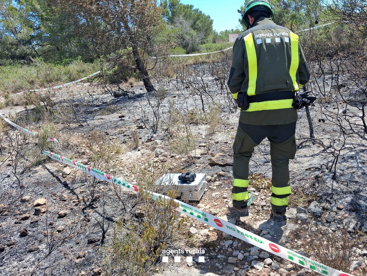 agentsruralscat's tweet photo. ℹ️🔥 L'incendi iniciat al terme municipal de Mont-roig del Camp (Baix Camp), ja controlat per @bomberscat, afecta una superfície aproximada de 4,4 hectàrees, segons dades provisionals dels #AgentsRurals. https://t.co/PPGyebuH3p