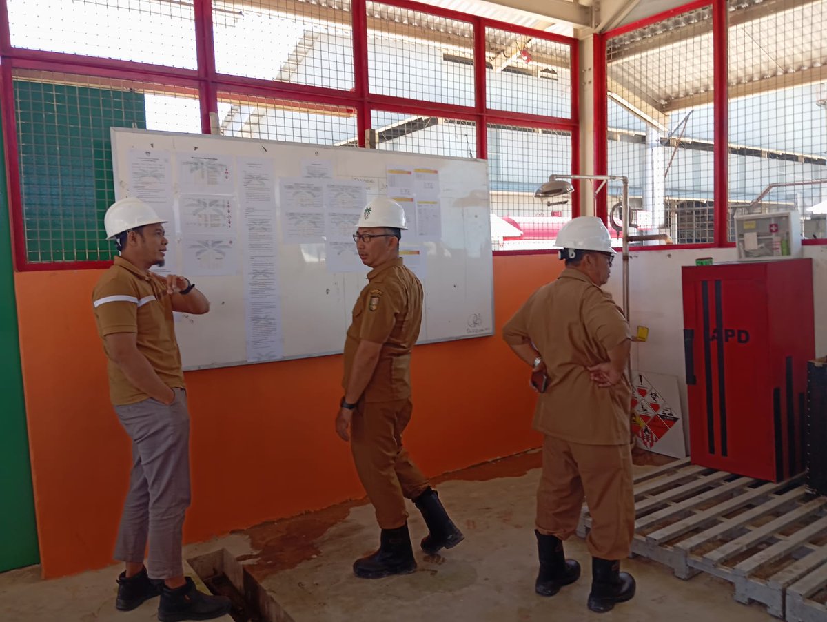 ardha_sys's tweet photo. 26052026.....Pengawasan Penaatan Lingkungan Hidup (semester I) ke PT. Pancaran Cahaya Sedjati (PCS) di Desa Logas Hilir Kecamatan Singingi #pabrikkelapasawit https://t.co/jctiPKTC5w