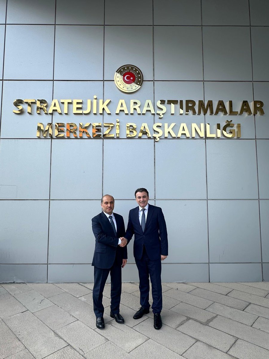 AzEmbassyTurkey's tweet photo. Azerbaycan Cumhuriyeti Dışişleri Bakanlığı’nın Analiz ve Stratejik Araştırmalar Genel Müdürü Sn. Şahin Şahyarov ve Yardımcısı Sn. Ramil Gurbanov Türkiye’ye çalışma ziyareti gerçekleştirdi. Ziyaret kapsamında T.C. Dışişleri Bakanlığı’nın Dış Politika Plan ve Eşgüdüm Genel Müdürü Sn. Bilge Koçyiğit, Strateji Araştırmalar Merkezi Başkanı Sn. Prof. Dr. Ramazan Erdağ, Avrasya İncelemeleri Merkezi Başkanı Büyükelçi Sn. Alev Kılıç, SETA Genel Koordinatörü Sn. Nebi Miş ve TEPAV Başkanı Sn. Prof. Dr. Güven Sak ile görüşmeler gerçekleştirildi. Görüşmelerde, Azerbaycan ve Türkiye arasındaki stratejik ortaklık ve müttefiklik ilişkilerinin mevcut durumu ele alındı, bölgesel ve küresel gündeme ilişkin fikir alışverişinde bulunuldu.