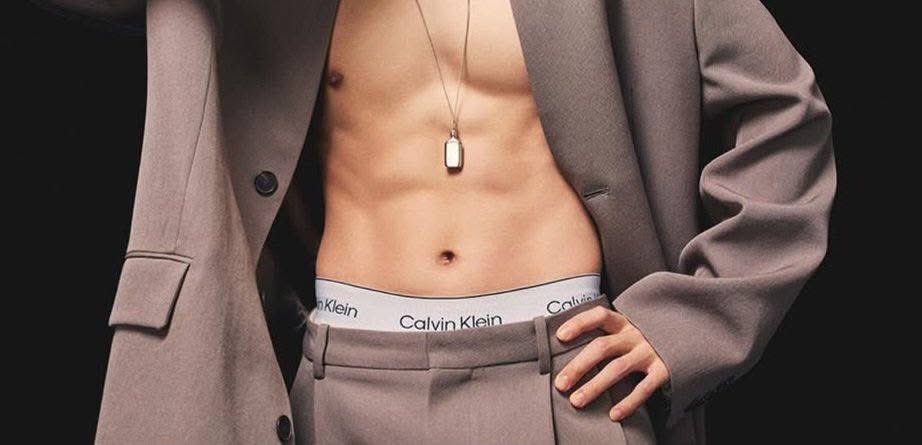lovrgukie's tweet photo. he's the hottest. https://t.co/T7Rb5rNMr1