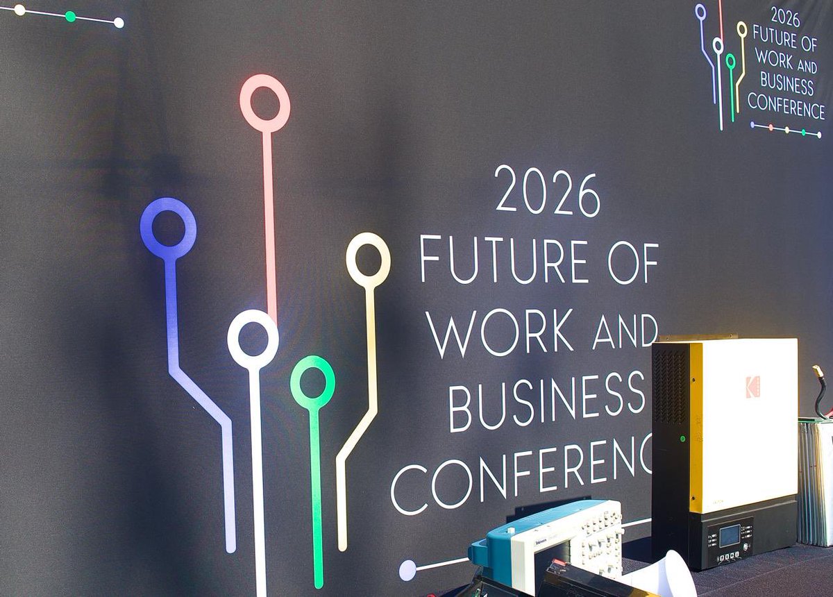 MondliGungubel_'s tweet photo. The future of work requires a whole-of-society approach. We must focus on emerging opportunities as we prepare for leadership in the digital economy. 
These can all be achieved if we collaborate, think and act boldly. 

#ANationAtWork 
#YouthMonth
#TheFutureOfWork https://t.co/yjWYrZbbhi