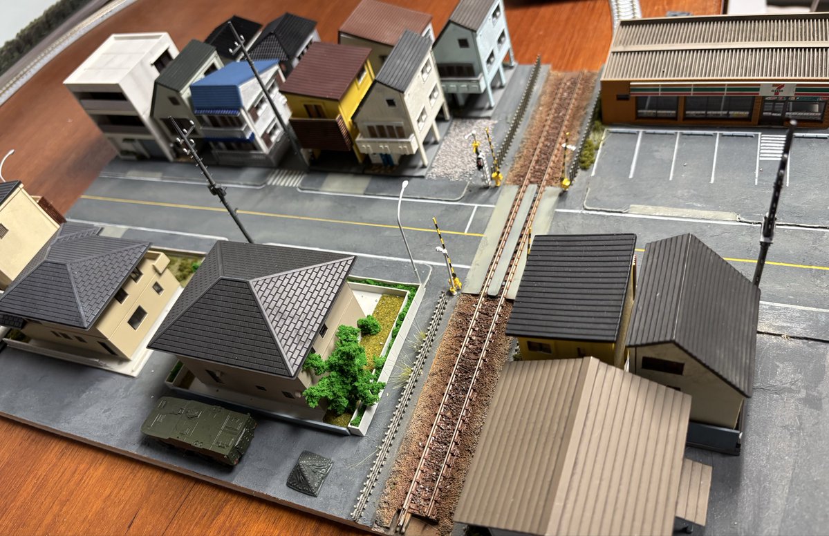 oimoyanen's tweet photo. 電柱やら街灯やらを付け足して住宅地ジオラマベースが完成しました

𝑷𝒆𝒓𝒇𝒆𝒄𝒕… https://t.co/BNInobGuuP