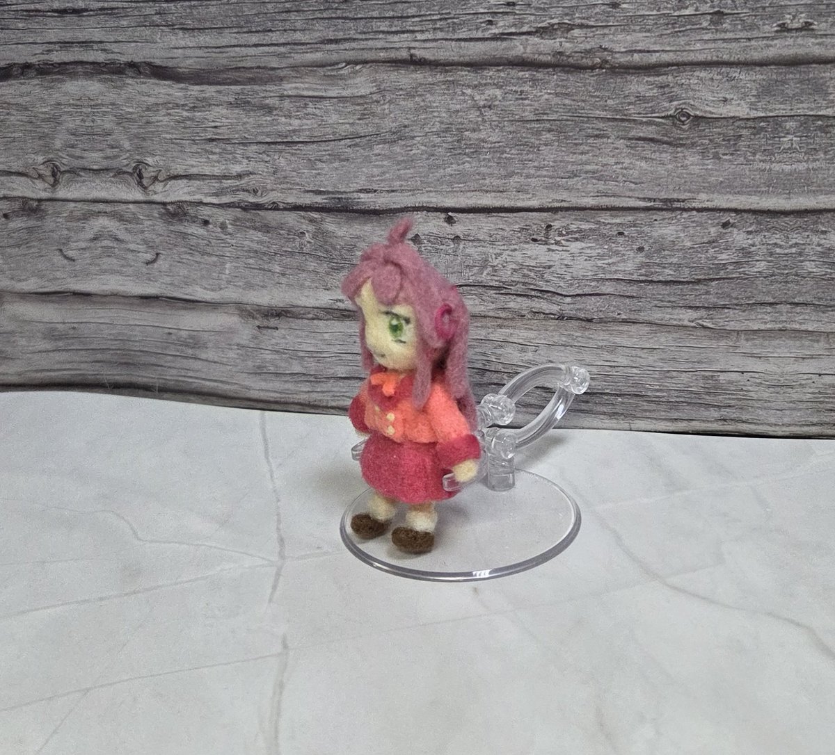 yuBumble's tweet photo. 羊毛フェルトで名探偵プリキュア!の｢小林みくる｣を作ってみました✨(* >ω<)
顔に苦戦しましたが良い感じと思いたい(>_<)
我が家にあるニチアサはこんな感じ(*´▽｀*)
#名探偵プリキュア
#羊毛フェルト https://t.co/0K9Ze3RLM1