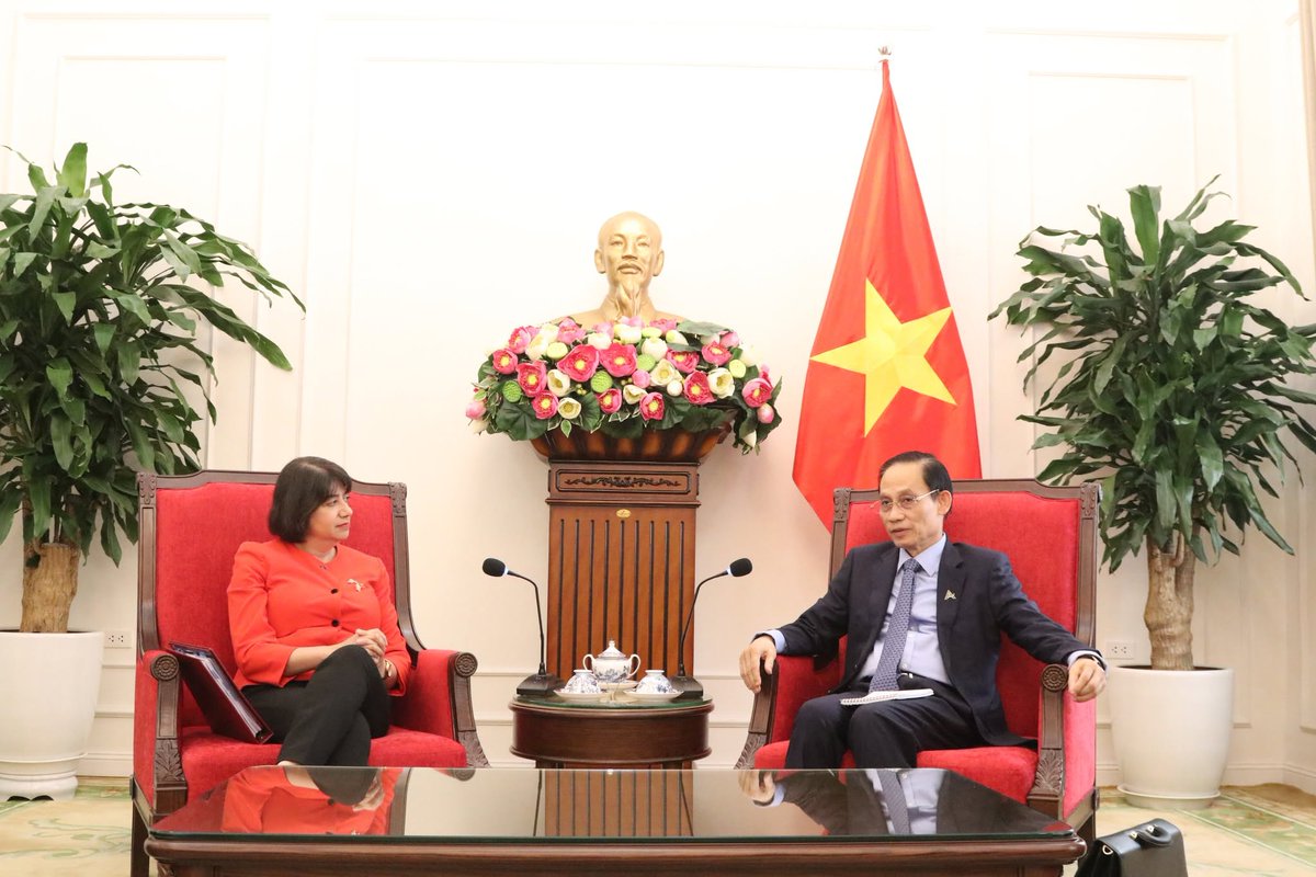 UKinVietnam's tweet photo. UK Minister for the Indo-Pacific, Seema Malhotra MP, visited 🇻🇳 and held meetings with 🇻🇳 Foreign Minister Lê Hoài Trung, 🇰🇭 Prime Minister Hun Manet and 🇹🇱 Prime Minister Kay Rala Xanana Gusmão to build momentum for cooperation. https://t.co/z7zWKtXW8m