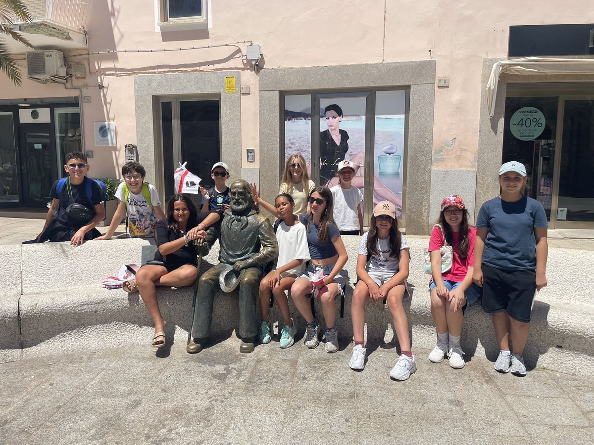 mariadeperetti's tweet photo. Séjour à la Maddalena pour nos élèves de Radio Sapienza avec accueil par M. le Maire @accorse @bernard_capelli https://t.co/qcS72tUG0J