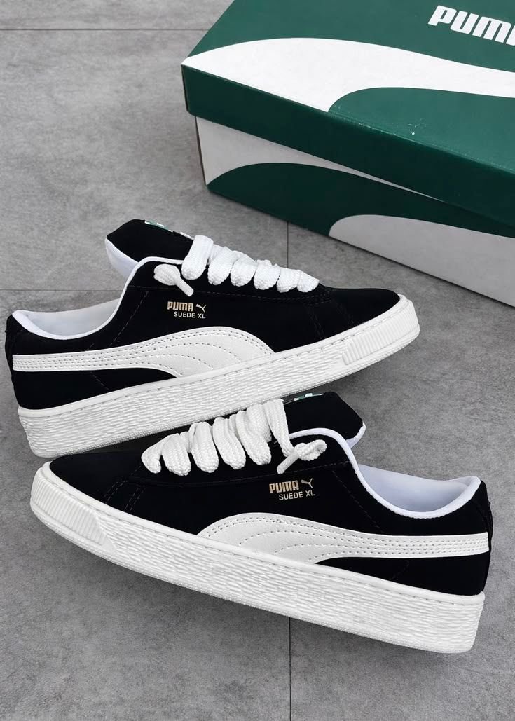 GhPander's tweet photo. @the_marcoliboy South Africa obviously 
Puma 
40-45 
300ghc don’t go and buy it 380 
I have all kinds of sneakers https://t.co/xEXzmZEtzk