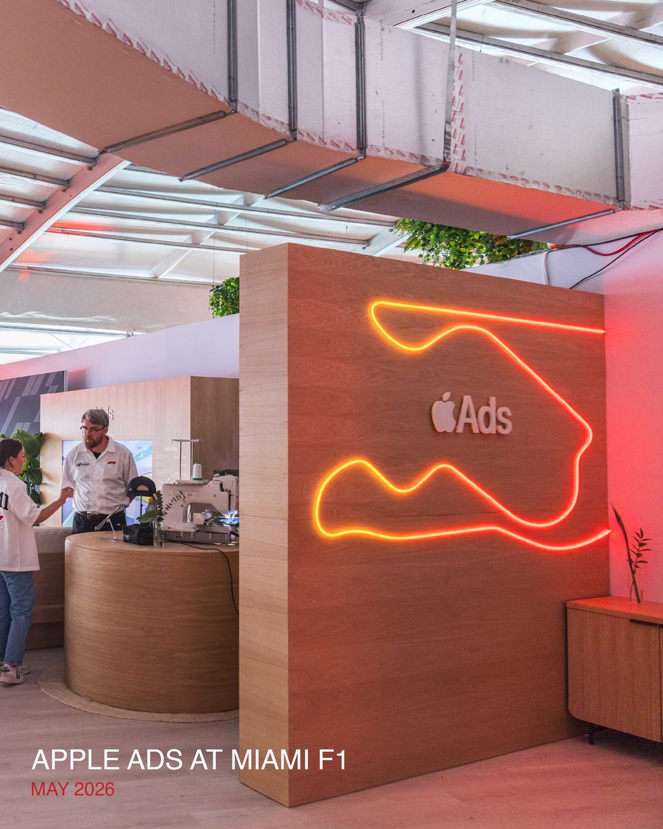 MadeFirstTN's tweet photo. Apple Ads Hospitality Suite at Miami F1

MadeFirst fabricated a custom LED racetrack logo wall along with a matching TV wall, merch booth, bar, and display stands. 

Check out https://t.co/34Kr0iZsfQ for more pictures! https://t.co/vm8Wlm2GJf