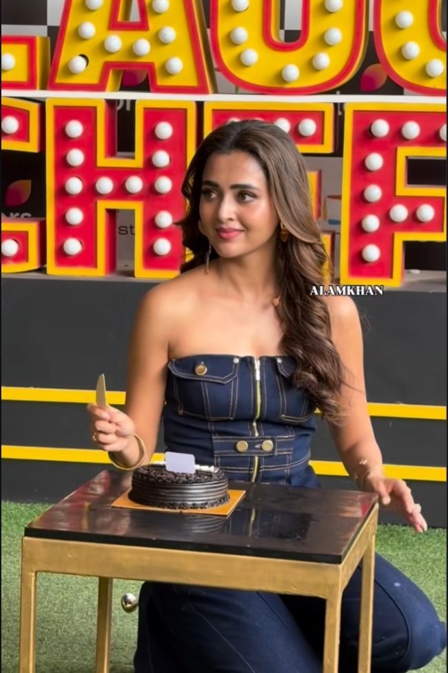 VinayRaghu02's tweet photo. You have a heart of gold &amp; a spirit that will never be forgotten,
My prayers always with you
You're a wonderful soul &amp; God loves you a lot, Almighty bless you &amp; success in every walk of ur life
U truly deserve love❤
HBD Teju🎂🎉
@itsmetejasswi #TejasswiPrakash #LaughterChefs3 https://t.co/oqUFanyGw2