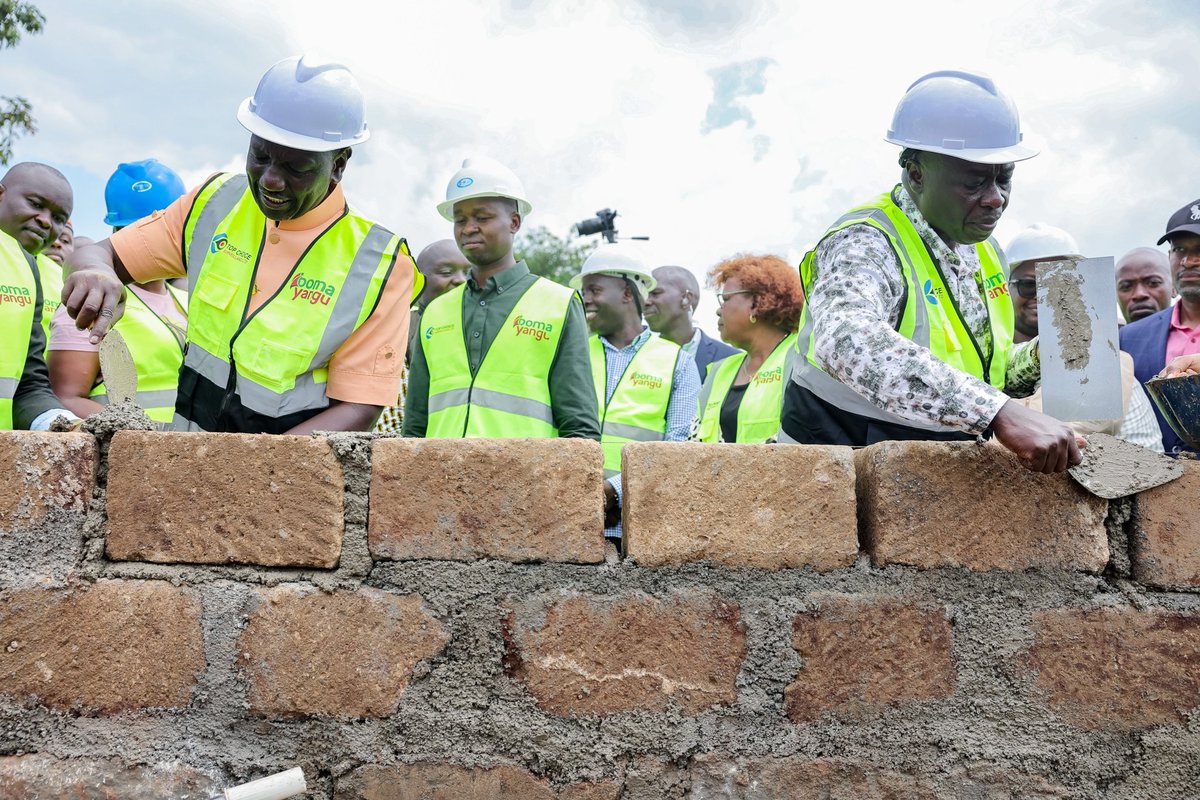 CopyThatKE's tweet photo. @kobure97 @rigathi @RailaOdinga This is Gachagua on Affordable housing https://t.co/xKEsgKVZaR