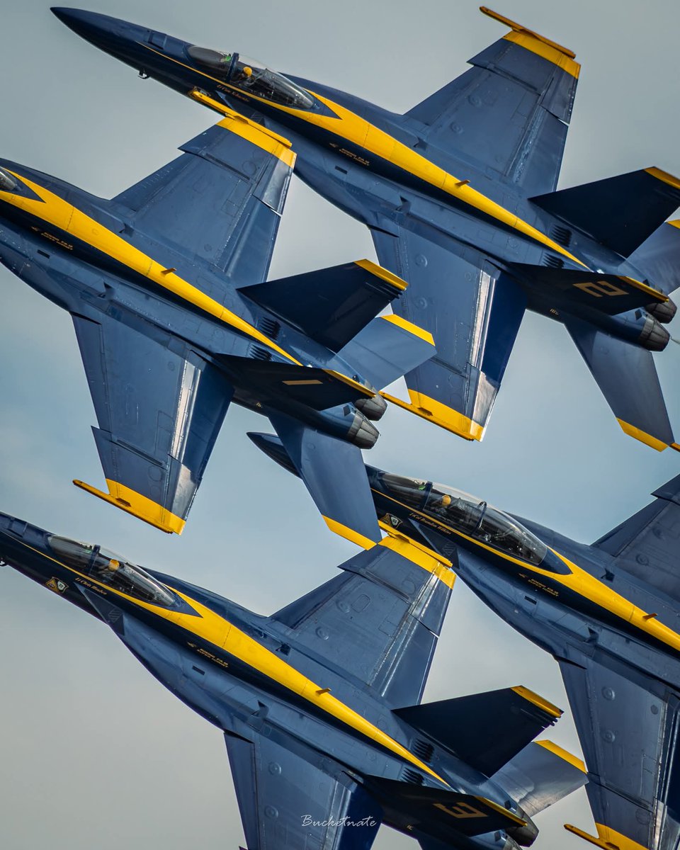 Bucketnate's tweet photo. Spirit Of St. Louis Air Show was so 🔥🔥🔥 that my camera couldn't keep up
#avgeek #airshow #aviation #airplane #photography https://t.co/ytO7SL4ELB