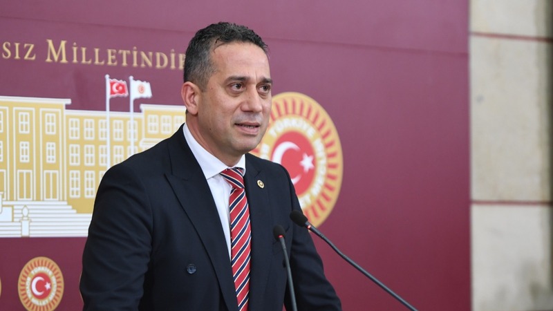 imamoglumedya's tweet photo. SON DAKİKA | Mutlak butlan heyeti, Özgür Özel'in yönetim kadrosunu kesin ihraç talebiyle disipline sevk etti!  

- Ali Mahir Başarır 
- Gökhan Günaydın 
- Burhanettin Bulut 
- Ensar Aytekin 
- Veli Ağbaba 
- Özgür Karabat 
- Nurhayat Altaca Kayışoğlu  
- Umut Akdoğan  
- Turan Taşkın Özer