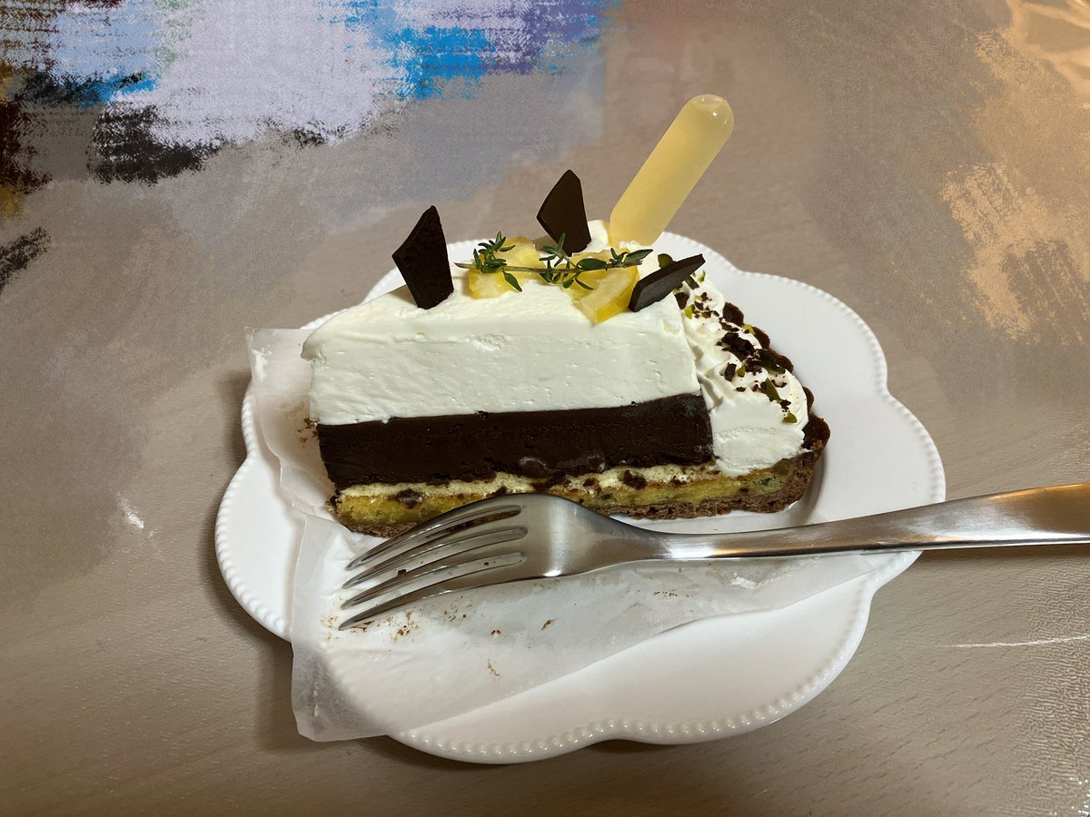 Rrn20006's tweet photo. たんたたんケーキ食べる。 https://t.co/Me2LzDRusA