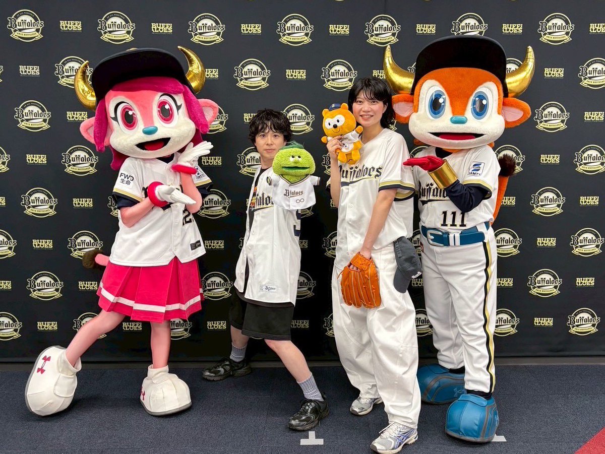 bullbell_B's tweet photo. れんしょうおりほー🤩⭐️⭐️

きょうのヒーローは🦸‍♂️
#曽谷龍平 とうしゅ
#山中稜真 せんしゅ
完投すごかったー👏👏
⁡
#Homecomings のおふたりも
始球式からさいごまで
おうえんしてくれてありがとう✨

にこにこの杉澤せんしゅいた😊

#ブルベル15周年
#Bs2026 #ORIX
#バファローブル #バファローベル https://t.co/lBW7nL6ofn