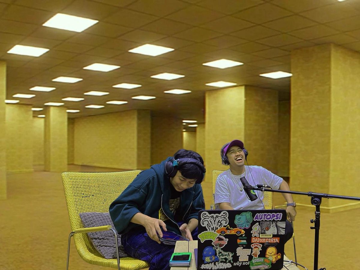 _Taula_'s tweet photo. Dengar-dengar bakal lanjutin live streamin hiphop di Backrooms? @_mardial_ @Laze92_ https://t.co/47Xb6ahNer
