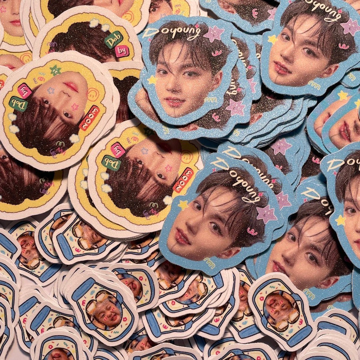 butterfly_Sell's tweet photo. 💘รีทวิต สุ่มผลิต 100 ชิ้น

🚫ปิดรับ 16/6

⭐️Sticker ไดคัท 100%
🍀ราคา100ชิ้น (คละไม่ได้)

💿เคลือบด้าน
3cm 55/ 5cm 85

💎💖กากเพชร&amp;หัวใจ
3cm 70/ 5cm 90

✅สั่งผลิต: https://t.co/3iFkZngtgf

💥รอ ~45วัน หลังปิดรับ
🚢ส่งกลับเรือ อาจนานกว่าที่แจ้งไว้

#รับทำของแจก #รับทำgiveaway https://t.co/RKIXgg38ZD
