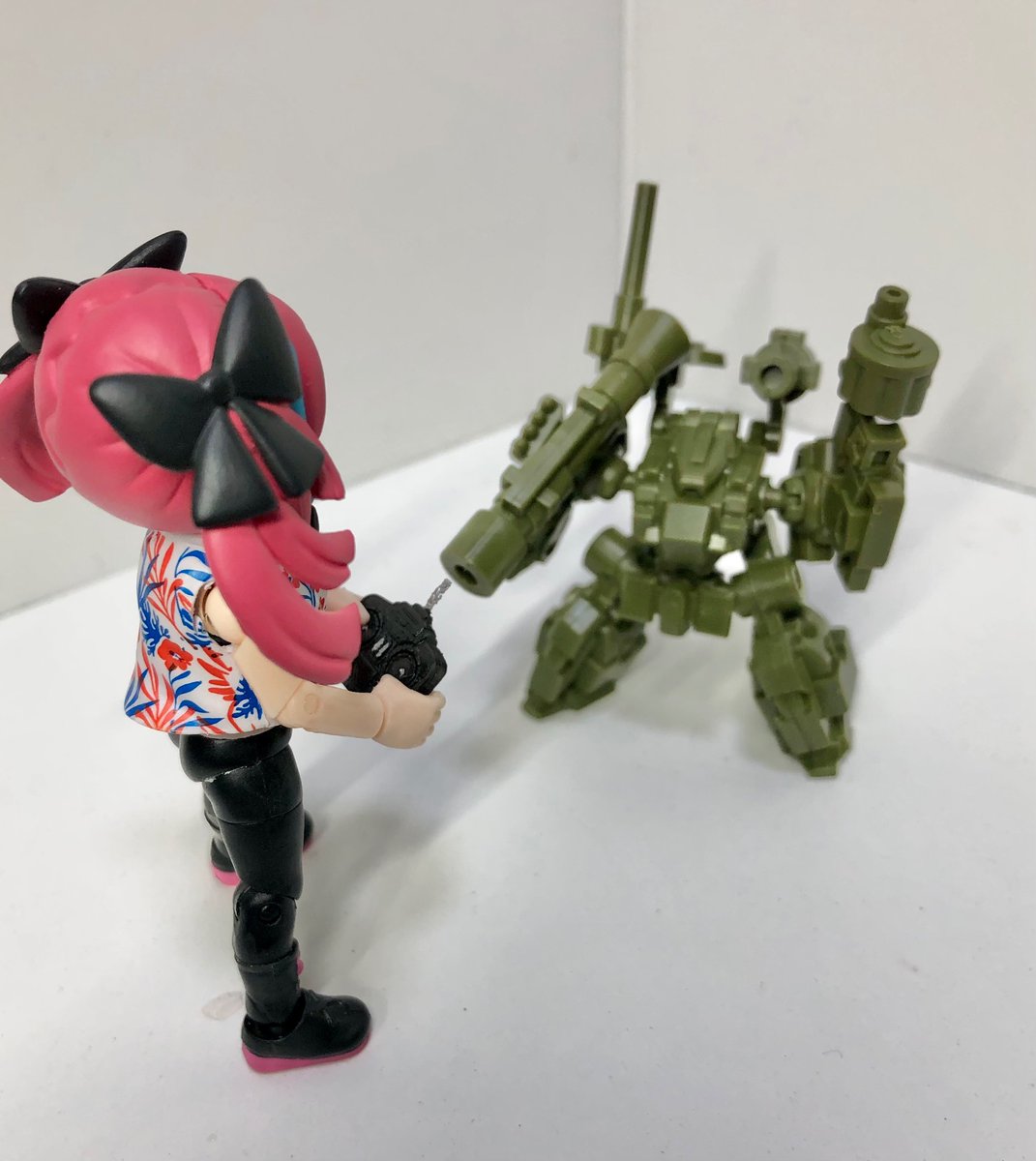 OzackF2's tweet photo. #リンクトラベラーズ
メカアーツを操作する用のプロポなど作ってみたりしました〜🥳

メカアーツの肘や膝が可動する部品とかも作ってみたいですがｲﾂﾆﾅﾙﾔﾗ🫠 https://t.co/6JP7lq5dgy
