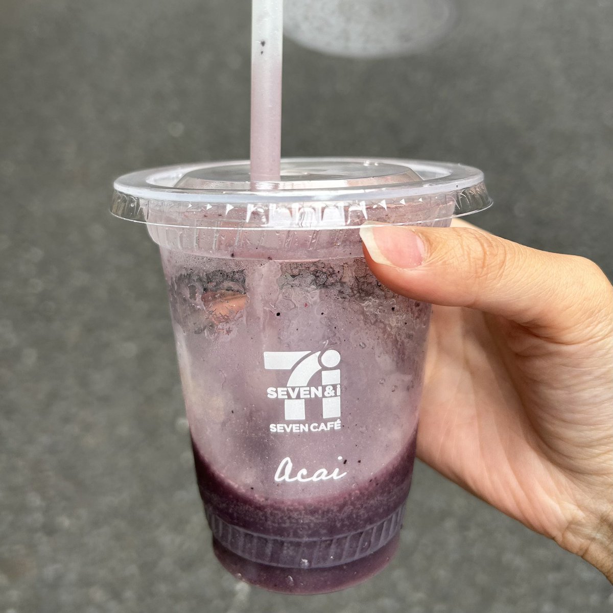 GGIP_SHOKO's tweet photo. セブンのスムージー！
一年で今日だけの特別な日♡
朝昼で飲んだよ、だいぶ並んだWW

みんなは飲んだ？ https://t.co/3TFAOYECq4