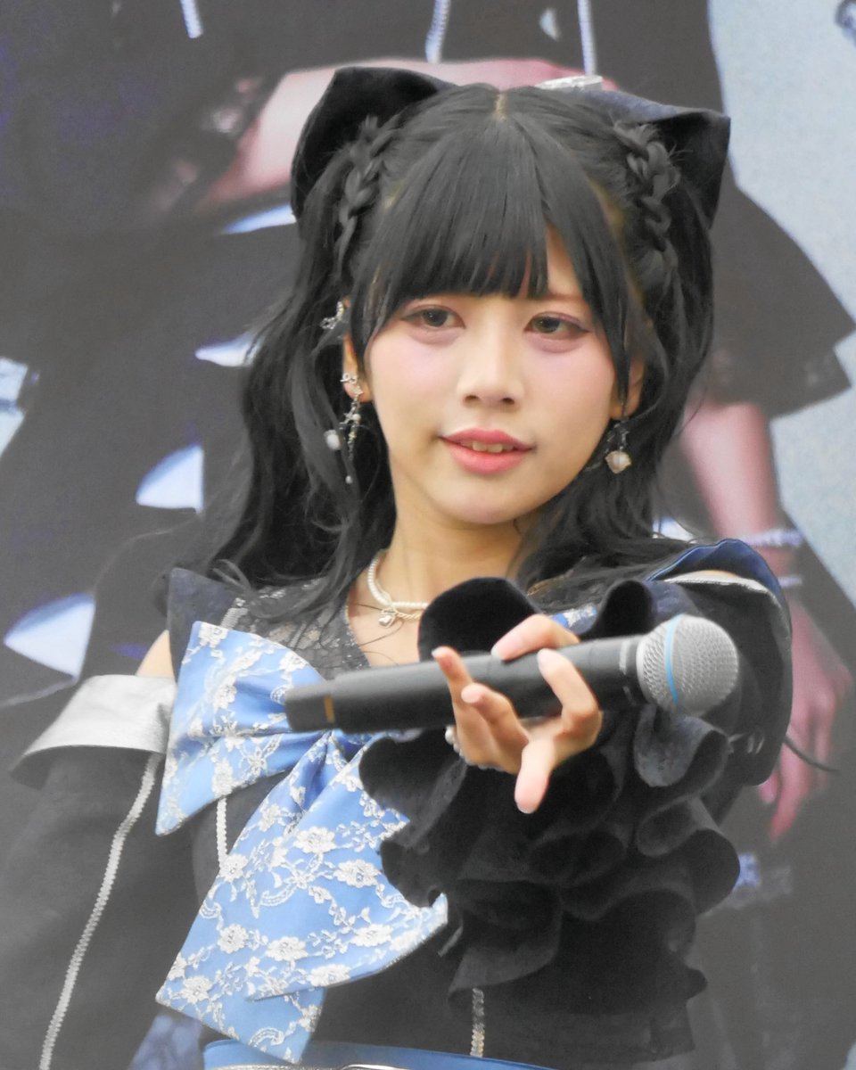 route727's tweet photo. 「視線が合った瞬間、世界が止まる。」 
みくちゃんの真っ直ぐな瞳に引き込まれる。 
#藤崎未来 
#ラフラフ 
#ラフラフフリラ 
#ラフラフリラ https://t.co/OPGyOdI0hR