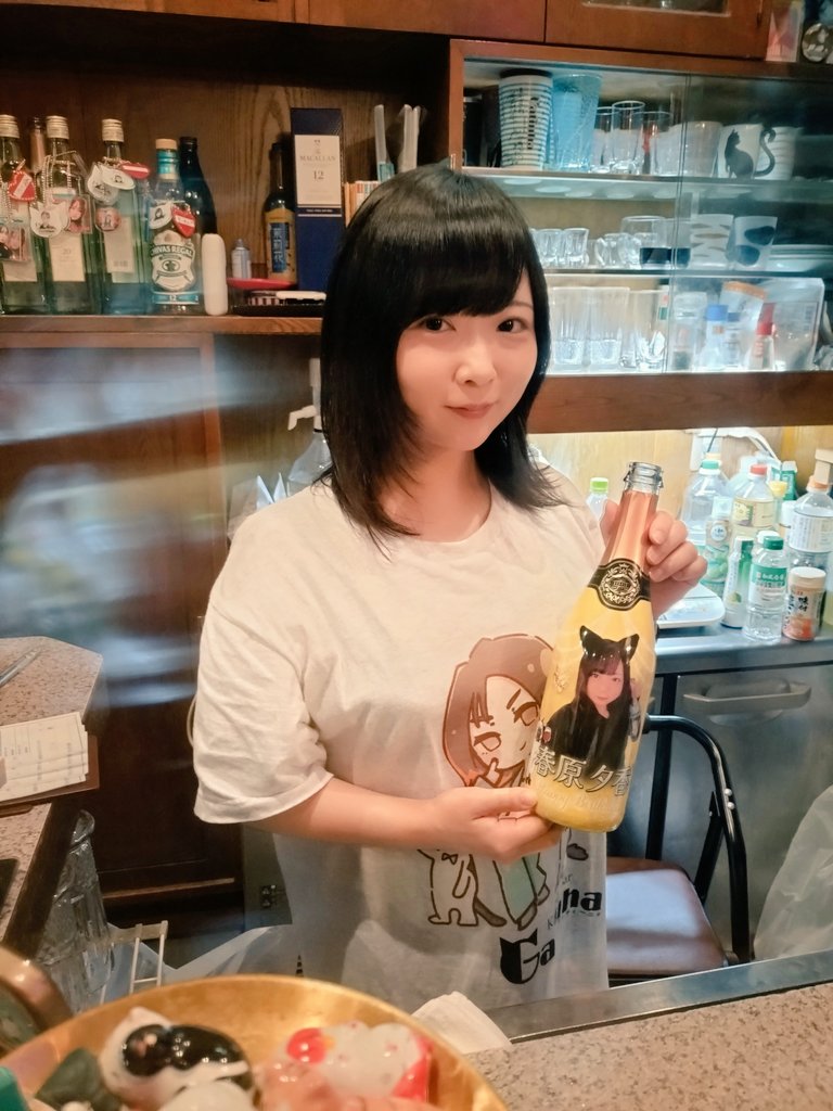 2heitan's tweet photo. 久しぶりにこちらへぶらり(´-ω-)ｳﾑ
色々な話題をツマミに気付けば
こんな時間………(   '−' )oh......
上野改札前には深夜の押し引きに
悩む🐑達がウロウロとしとりまして
昭和生まれの私は心で
｢良い夢見ろよ‼️｣
とエールを送ってましたჱ̒˶ｰ̀֊ｰ́ ) https://t.co/3m7Igd1f5G
