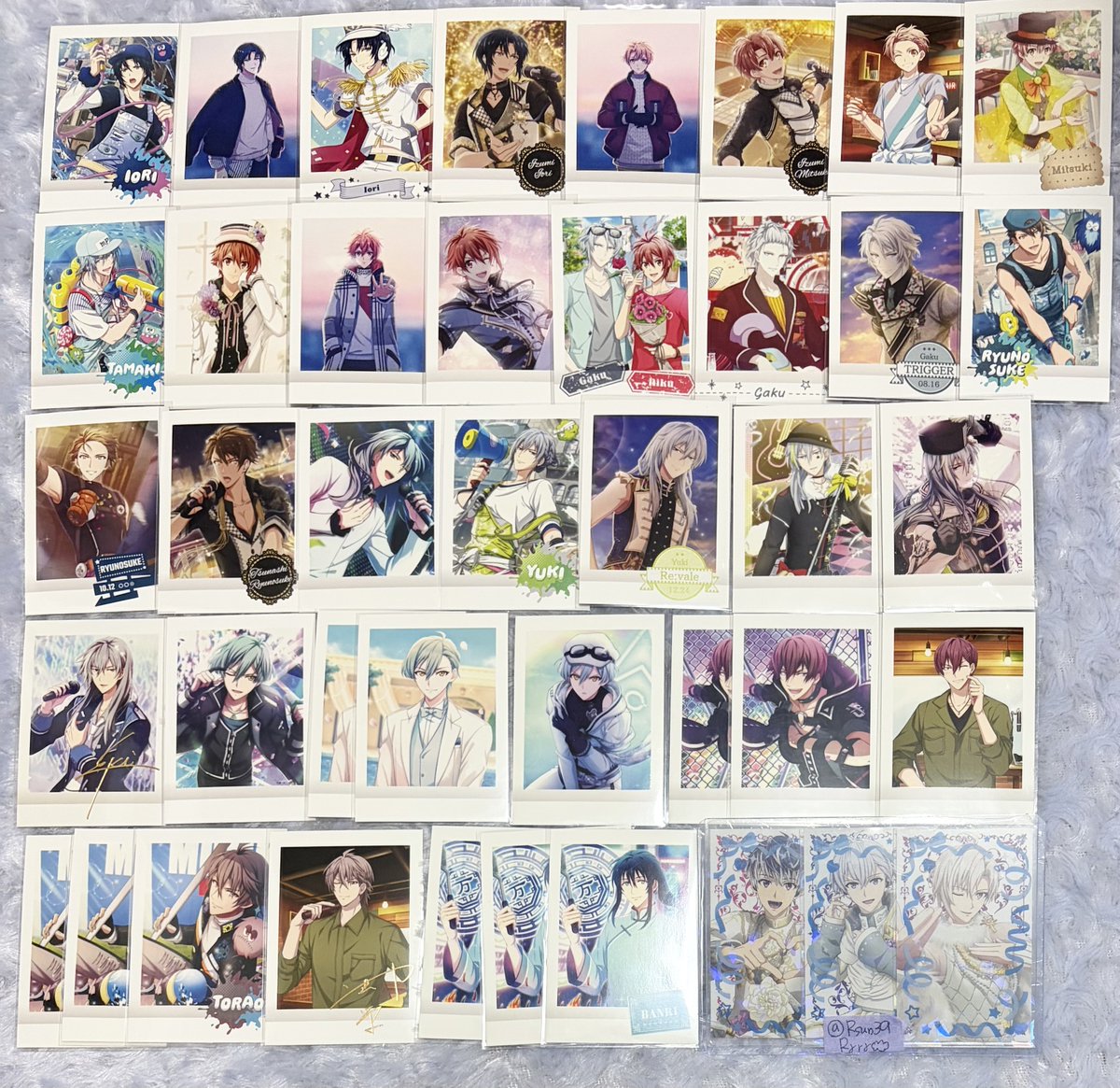 Rsun39's tweet photo. 【交換】アイナナ ぱしゃこれ 16弾 過去弾 箔押し

譲：一織 大和 三月 環 ナギ 陸 楽 龍之介 千 悠 トウマ 巳波 虎於 万理

求：同異種 壮五 天 百

☁️𓍼1枚目は同種、2枚目同異種○(マリマリは同種天)
☁️𓍼池袋お手渡しor郵送 https://t.co/I1dGnJzPaj