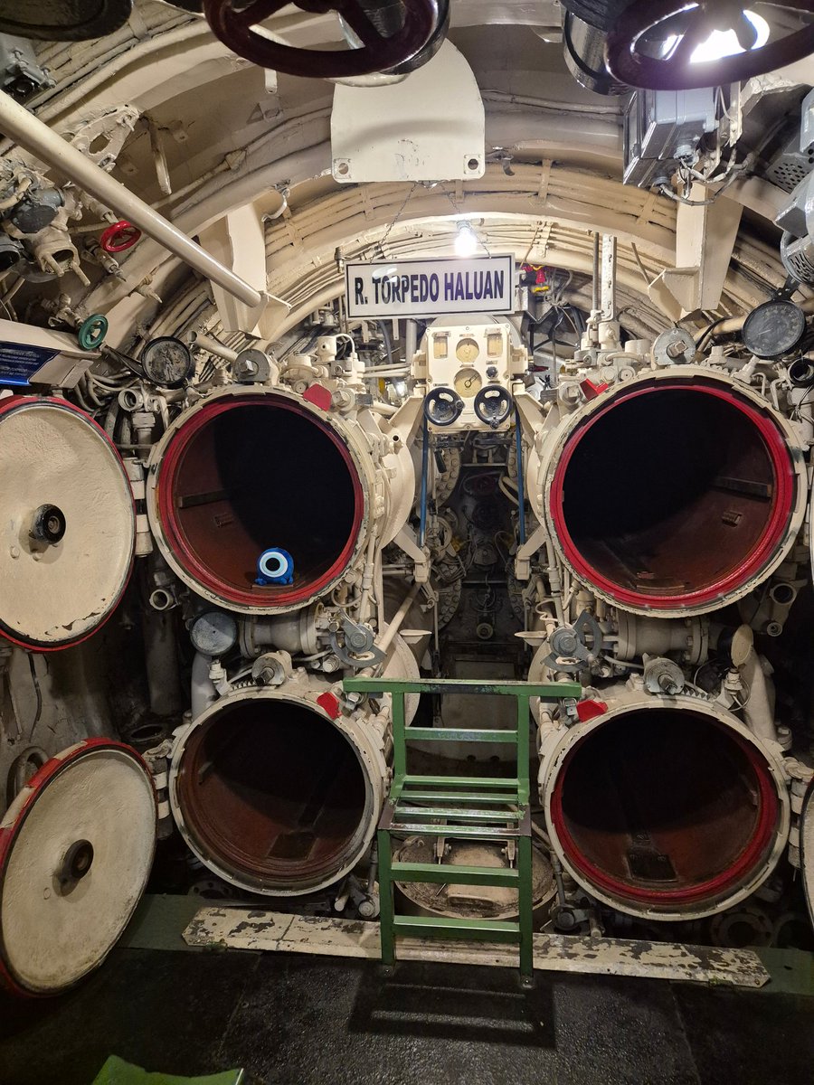 NufP2's tweet photo. Brought da lucky charm on a field trip thru a submarine! Hopefully with this we can convince Mimty to add a submarine mode to the ship...

 #Communmitty https://t.co/qKmWiaf3f1