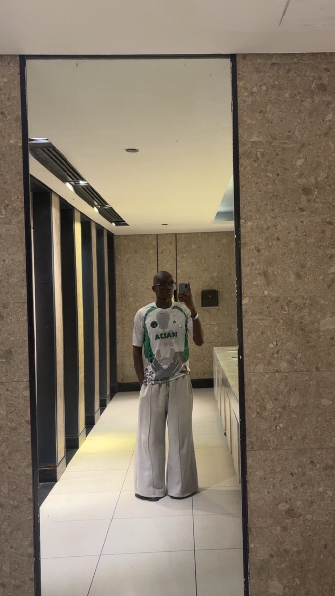 _belikebaddy's tweet photo. Today I took an Xray to determine the exact specs of my left leg and see how the right one looks post surgery, now awaiting surgery date.. God bless you all. https://t.co/9UJBuk1jp1