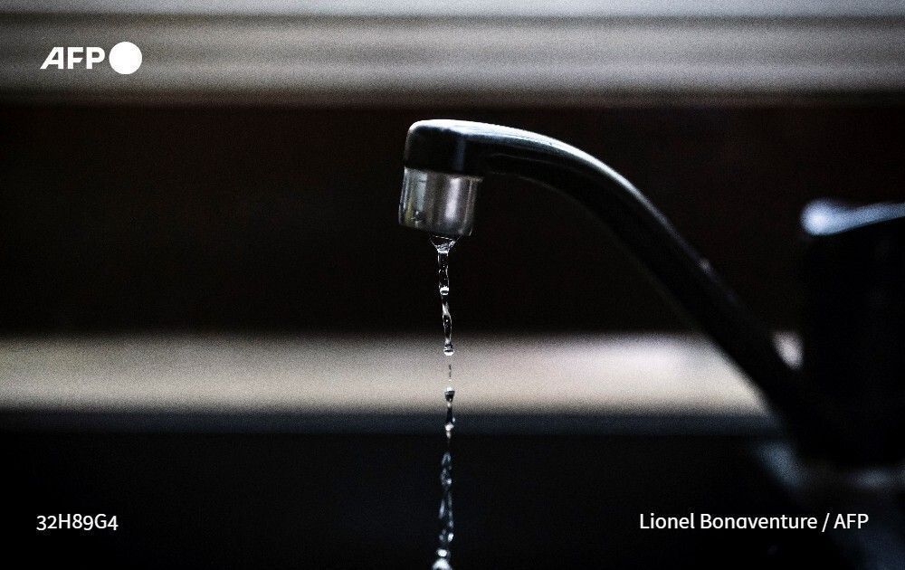 afpfr's tweet photo. 🫗 Polluants éternels: une agence de l'UE considère que le TFA, une substance largement utilisée dans l'industrie et comme herbicide, et très présente dans l'eau du robinet, est "toxique pour la reproduction". https://t.co/Bf7hQ3cPOG