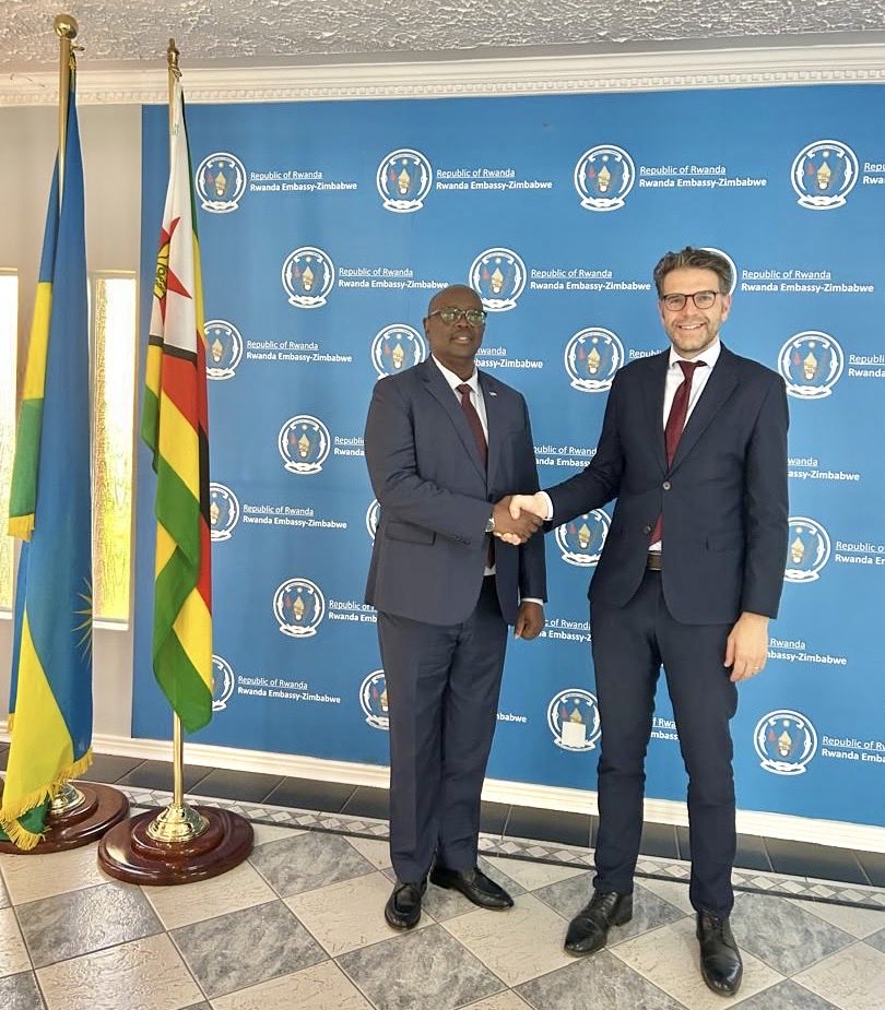 RwandaZimbabwe's tweet photo. Today Amb. Matthijs van Eeuwen , Amb.of the Kingdom of Netherlands 🇳🇱 , paid a courtesy visit to Amb.@JamesMusoni, The meeting was an opportunity to strengthen diplomatic ties and discuss ways to enhance cooperation between  two countries 🇷🇼 &amp; 🇳🇱. https://t.co/AkYGbD1ixQ