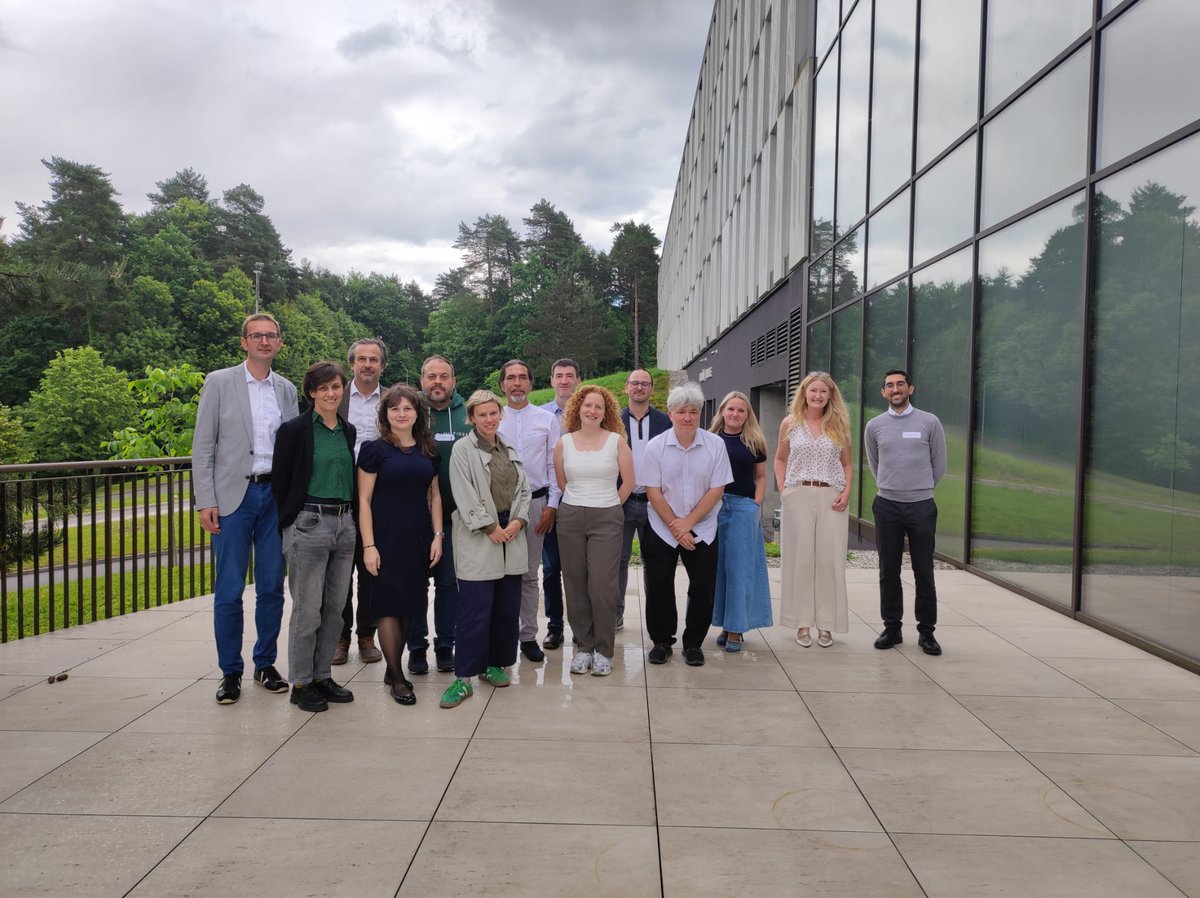 CCRECEMR's tweet photo. With @EPSUnions, CEMR hosted a regional workshop in #Slovenia, bringing together participants from 5 countries to strengthen #SocialDialogue at all levels
โน๏ธ Social dialogue is negotiation between governments and employers
๐ About #LABProject: https://t.co/qLmXDSIuCD https://t.co/Hw3B1tJZsk