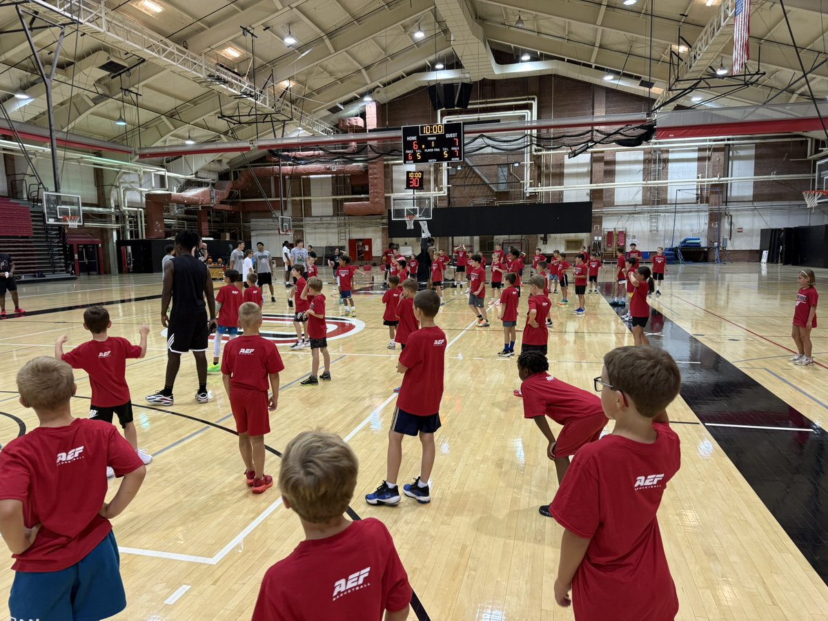 OmahaMBB's tweet photo. Last Day of Camp‼️

Special thanks to our sponsors @AEF_Academy 👏 https://t.co/9YfD846kel