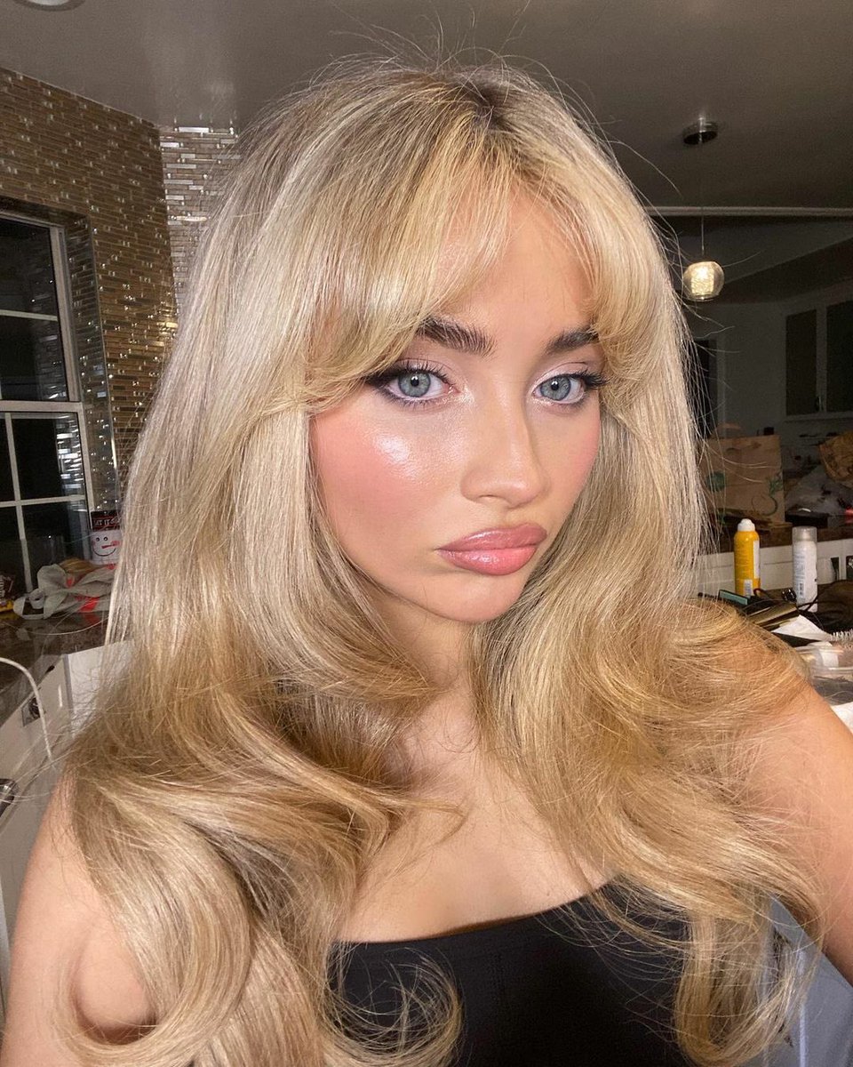 yslgirlx's tweet photo. sabrina carpenter https://t.co/fXQSimAf4a