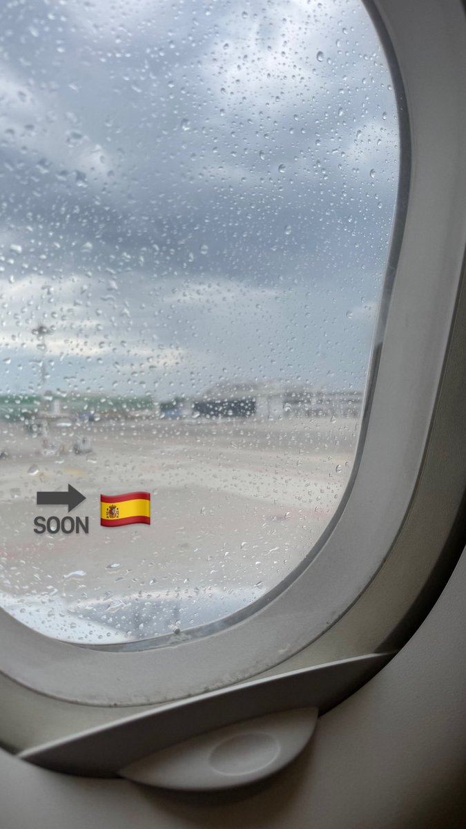aron_updates's tweet photo. 📸 | Paul flies to Barcelona in his latest Instagram Story! ✈️ 🇪🇸 https://t.co/m8zXtU6O2s