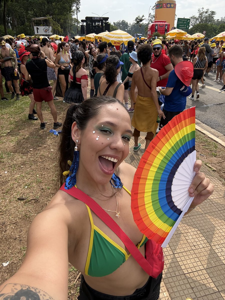 hanputas's tweet photo. rebeca outside of twitter https://t.co/HPADbNc0W5