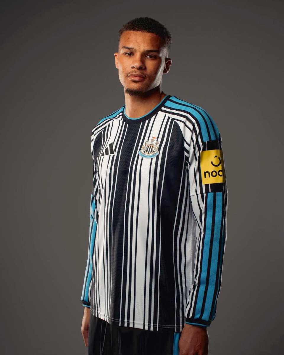 AndrewAsh316's tweet photo. With all the gripes about the home kit quality and design. #pnefc it could be worse.. we could be Newcastle 😬🫣 https://t.co/Th3gz2EqHc